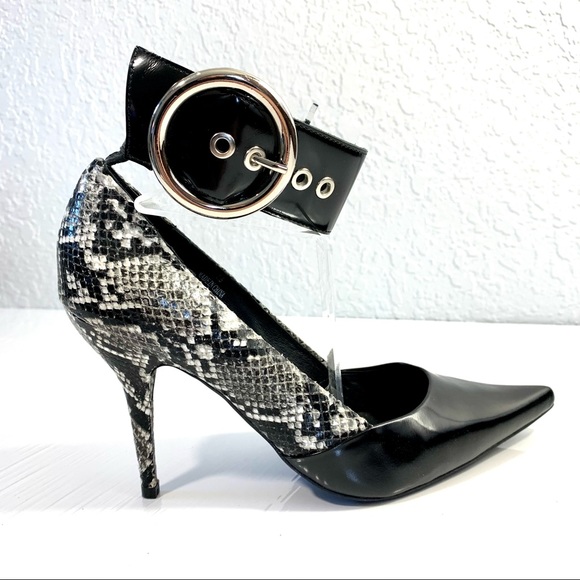 Jeffrey Campbell Shoes - Jeffrey Campbell Gray Snake Sz 7.5 NEW